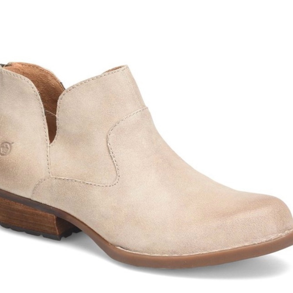 Born Western style short boot